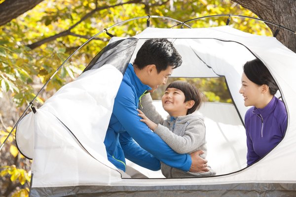 Quels services uniques offrent les campings du Groupe Tikayan en Méditerranée ?
