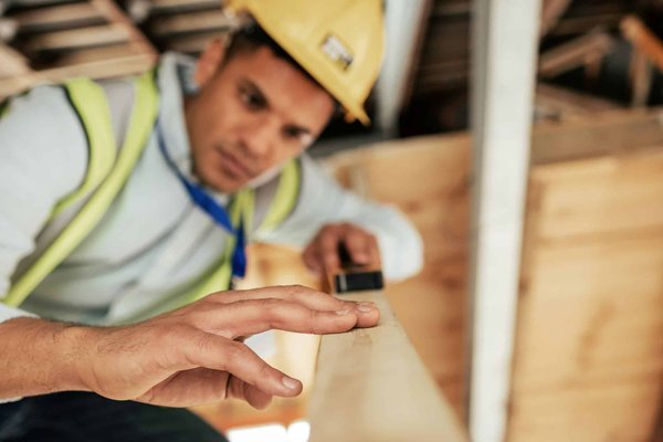 Focus sur le bois : la Quincaillerie Française révolutionne le bricolage et la décoration